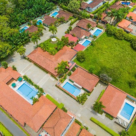 Hotel Paloverde Villas Campestres Apiay Bagian luar foto
