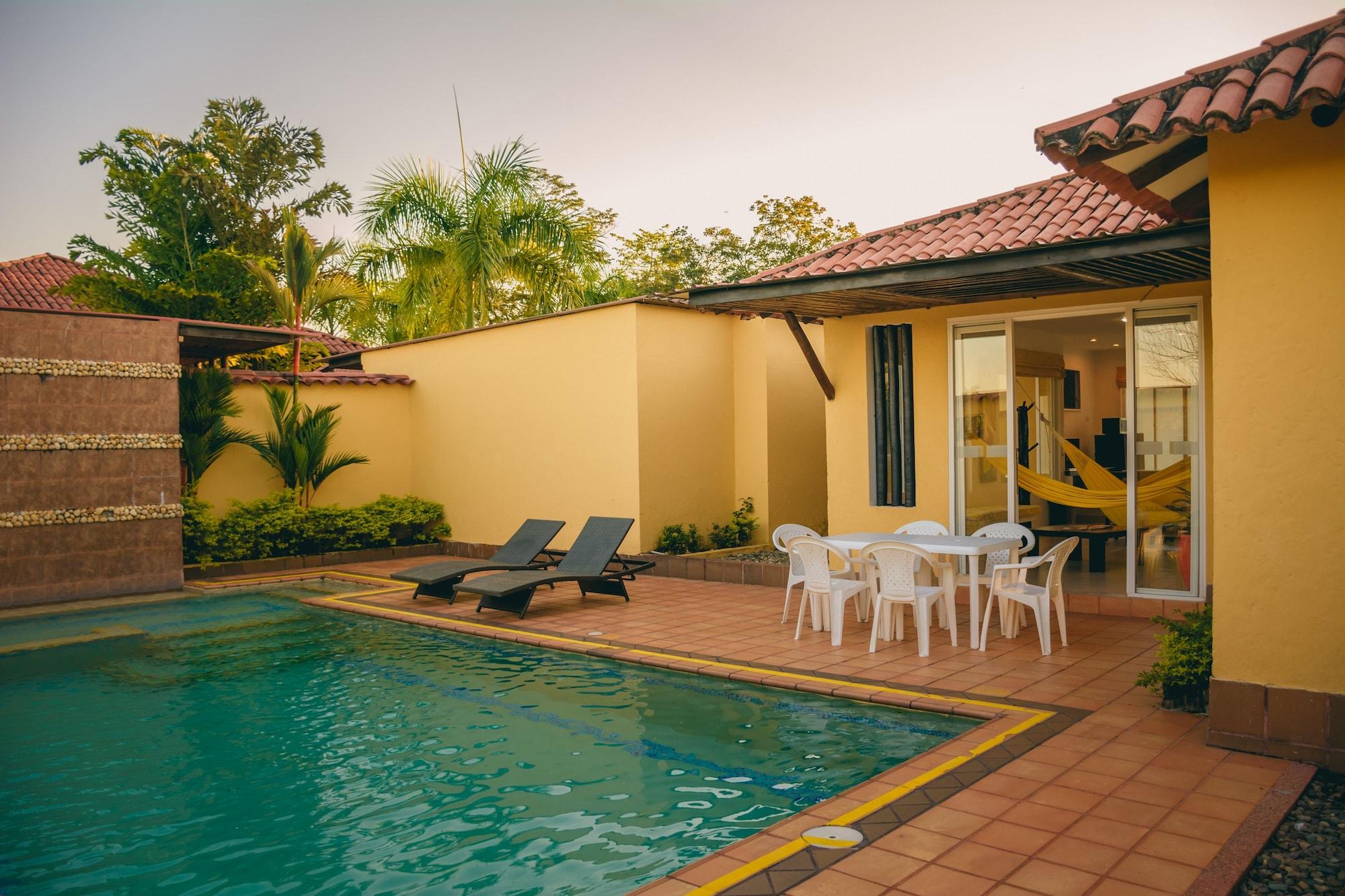 Hotel Paloverde Villas Campestres Apiay Bagian luar foto