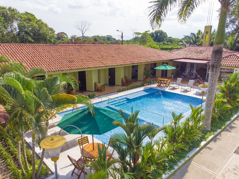 Hotel Paloverde Villas Campestres Apiay Bagian luar foto