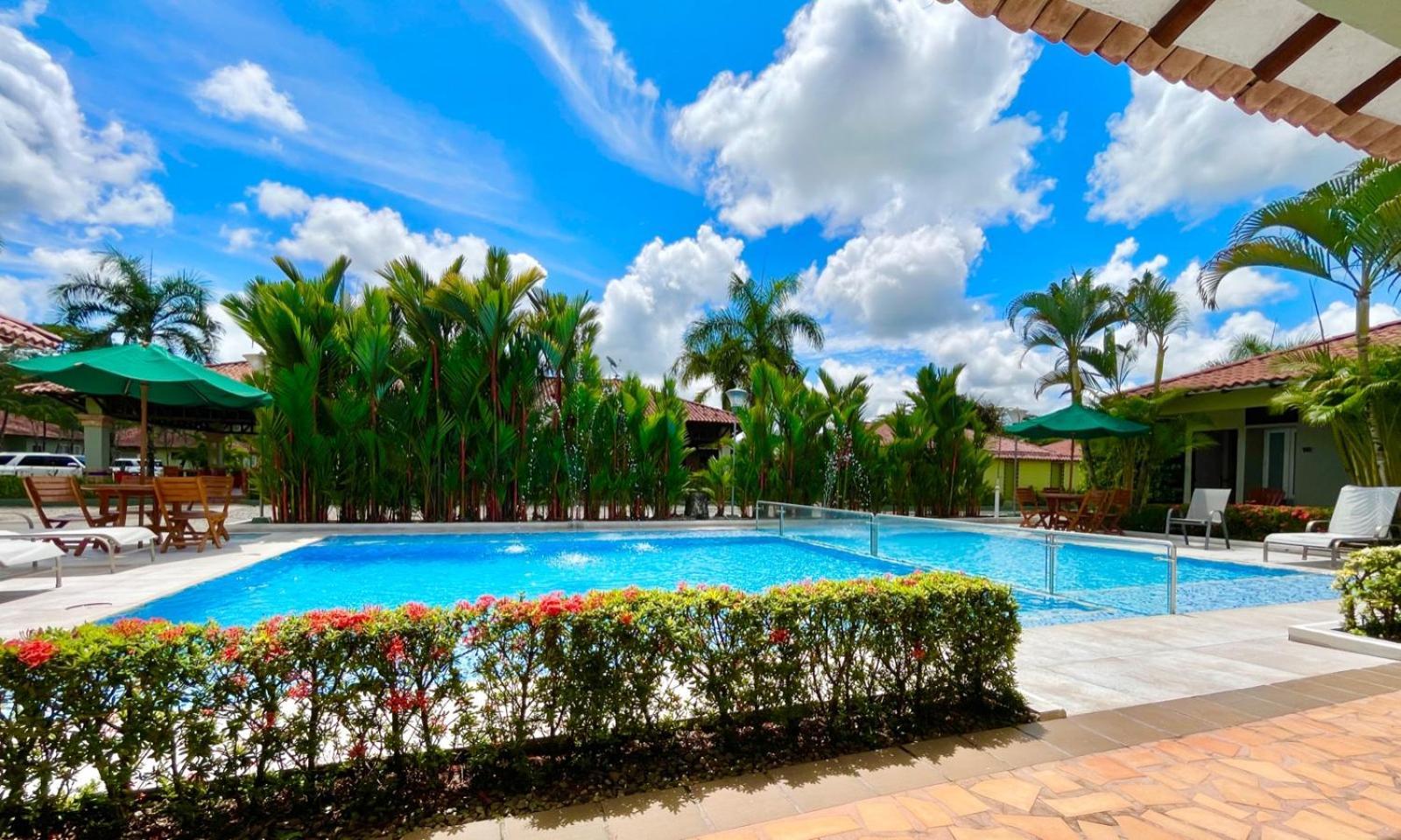 Hotel Paloverde Villas Campestres Apiay Bagian luar foto